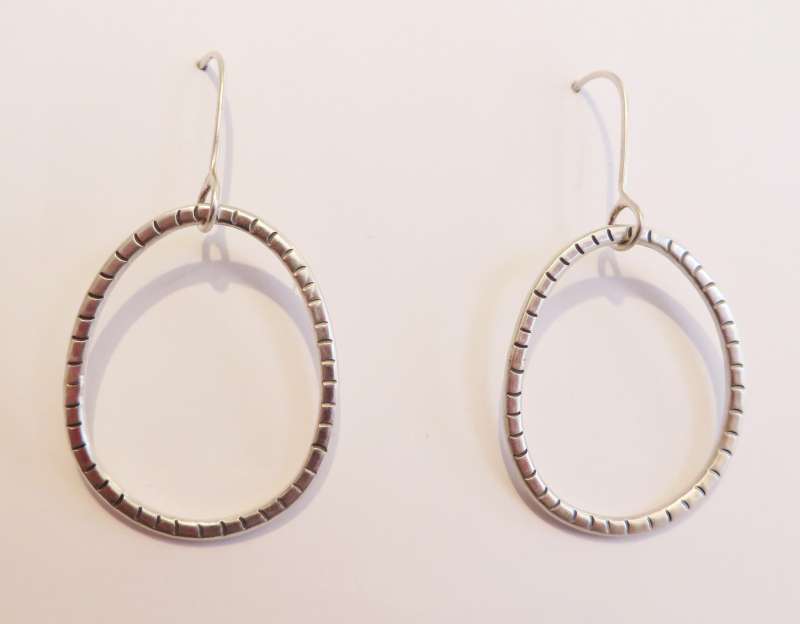 Single hoop earrings
